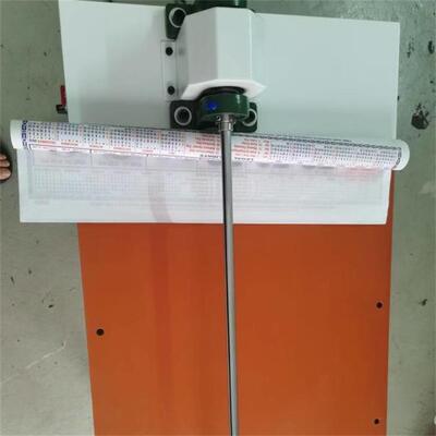 700 MM ความกว้างม้วน หนังลายน้ํามันครึ่งอัตโนมัติ ปากกาปฏิทิน หนังม้วน อุปกรณ์เครื่องจักร